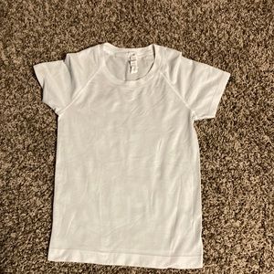 White Lululemon Swiftly Tech - Size 2